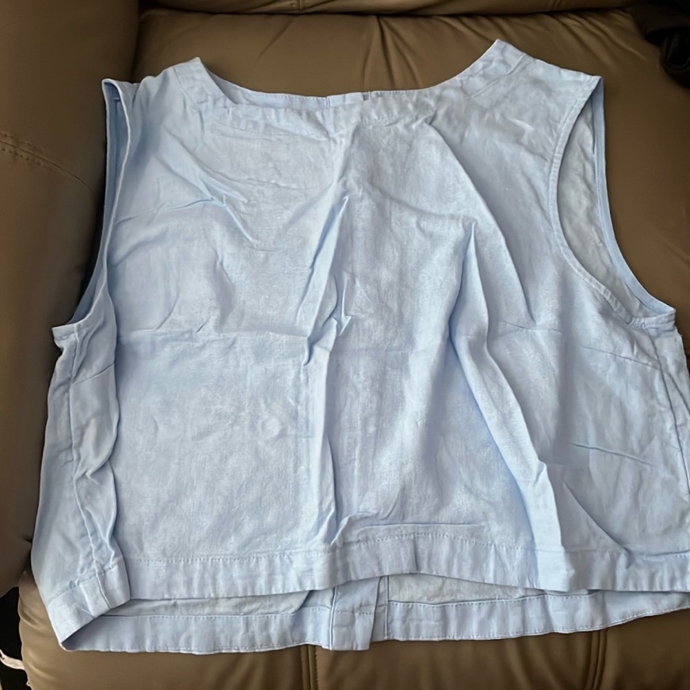 Linen blend light blue sleeveless top - buttons in the back